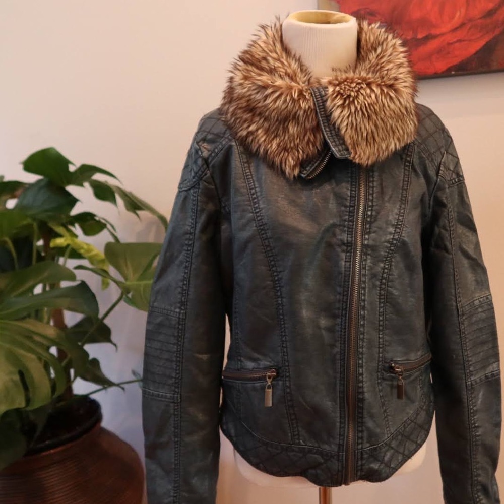 Xhilararion Leather With Faux Fur Collar Jacket
